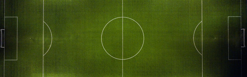 欧冠联赛标志与奖杯特写