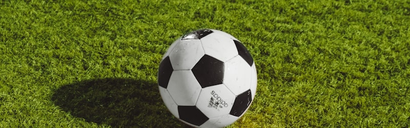 英超联赛曼城队球员庆祝进球瞬间